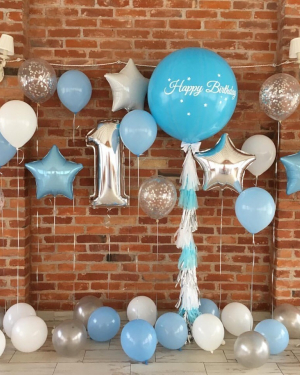 Фотозона из воздушных шаров Happy Birthday