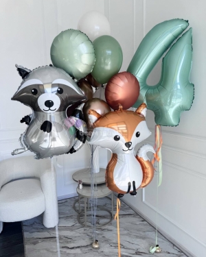 Шары мальчику на 4 года с лисой и енотом