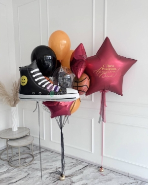 Шары для мальчика с кедом и звездой