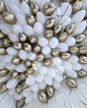 Шары под потолок бело-золотые