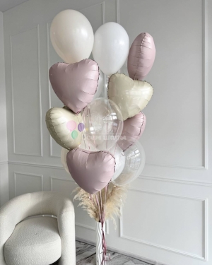 Фонтан из пастельных шаров для девушки