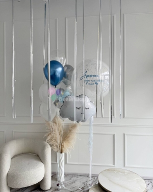 Шары на выписку мальчика с облаком и шарами под потолок