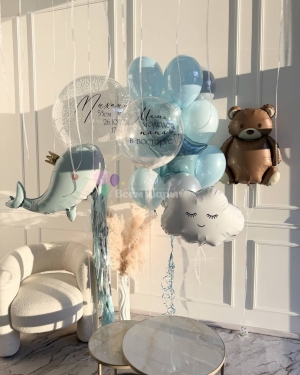 Шары на выписку мальчика с шарами под потолок