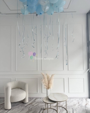 Шары под потолок на выписку мальчика голубые