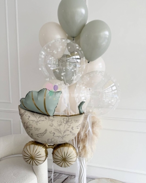 Шары на выписку мальчика с коляской