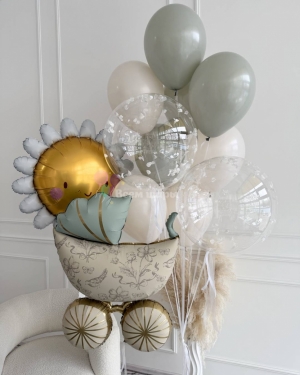 Шары для девочки на выписку с коляской и солнышком