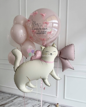 Шары девочке на день рождения с кисой и бантом