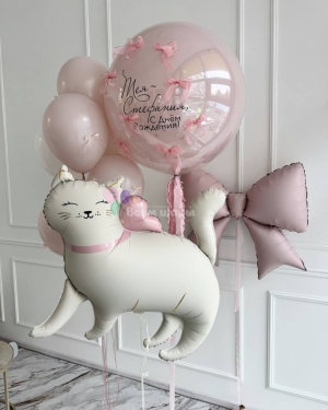 Шары девочке на день рождения с кисой и бантом