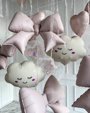 Шары для девушки с облаками и бантами