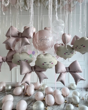 Шары на день рождения девушки с облаками и бантами