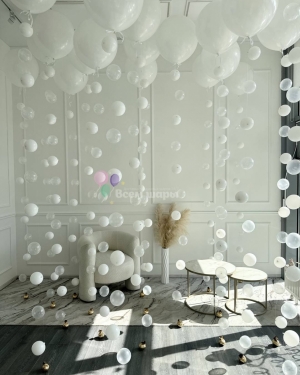 Шары-цепочки белые для девушки