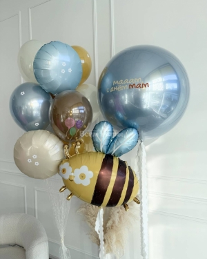 Шары на День матери с пчелкой