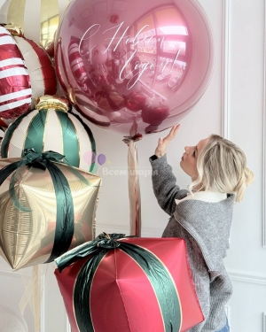 Шары на Новый год красные