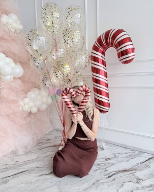 Шары на Новый год с полосатыми леденцами