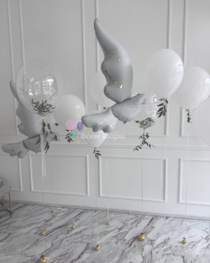 Шары для девушки с голубями