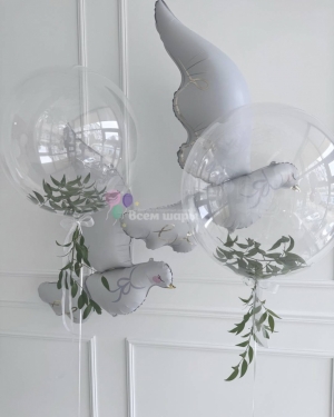 Шары для девушки с голубями