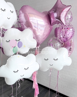 Нежный набор шаров на выписку девочке с облачками